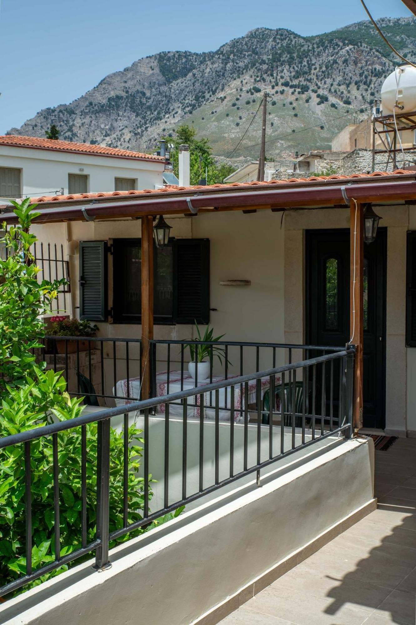 House Rachati Zarós エクステリア 写真